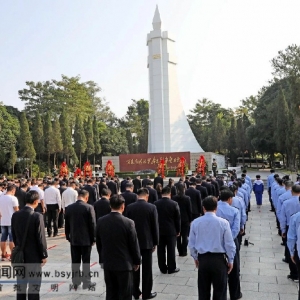 �¾�Ӣ������ɫ�e���������ʿ���I(xi��n)���@�xʽ�߹�����ʿ���(d��ng)