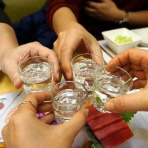 �ƺ������@4��(g��)���F(xi��n)���f(shu��)���㲻�ܺȾ������M����